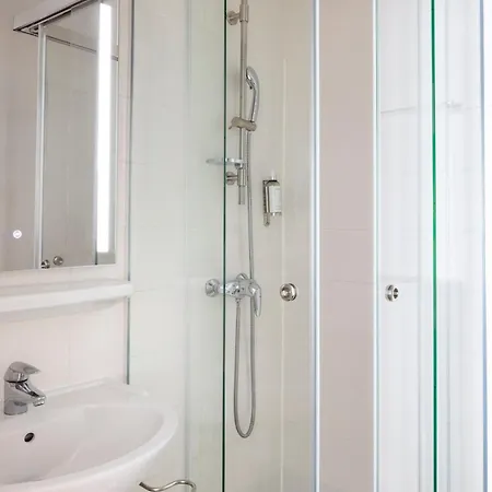 Le Nautilus Otel 2*